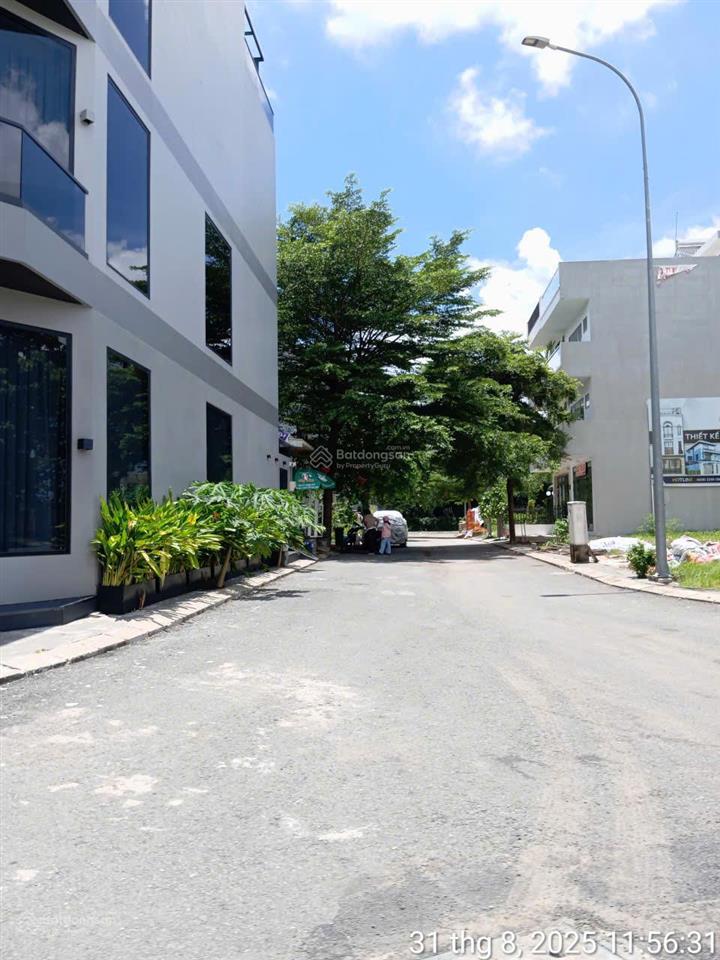 Chính chủ bán nhanh biệt thự kdc mizuki valora 3 lầu, 100m2  5x20m 1t2l, giá 9.3 tỷ,  zalo