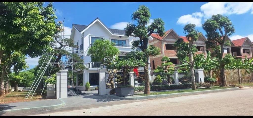 Pán Biệt thự KĐT Quang Minh