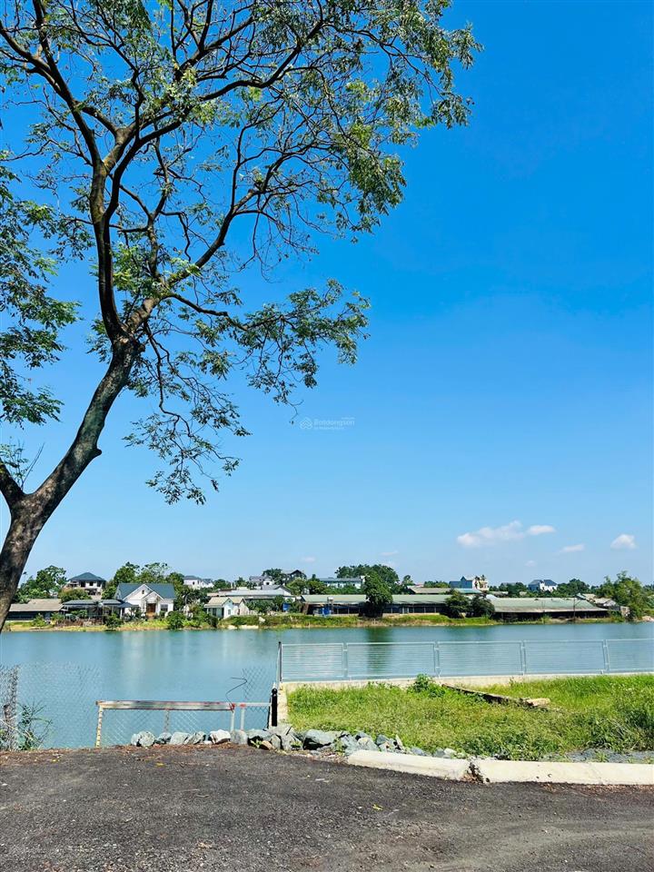Đất view hồ  khí hậu trong lành nơi nghỉ dưỡng trong lành