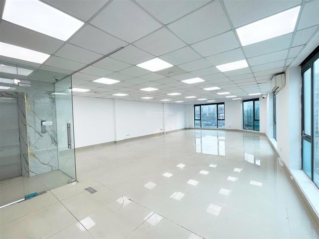 Cho thuê sàn vp lô góc siêu đẹp mặt đường nguyễn xiển (ngay ngã tư nguyễn trãi)