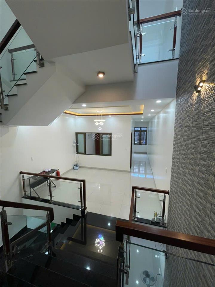 Cho thuê nhà đẹp full nội thất ngay nam hòa xuân  đường hói kiểng