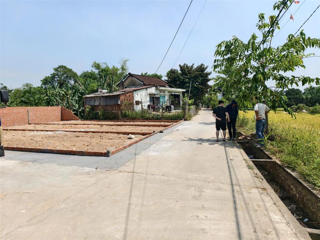 Chỉ với 4xx  lô góc cực đẹp gần chợ phong thử  dân cư đông đúc, hạ tầng hoàn thiện