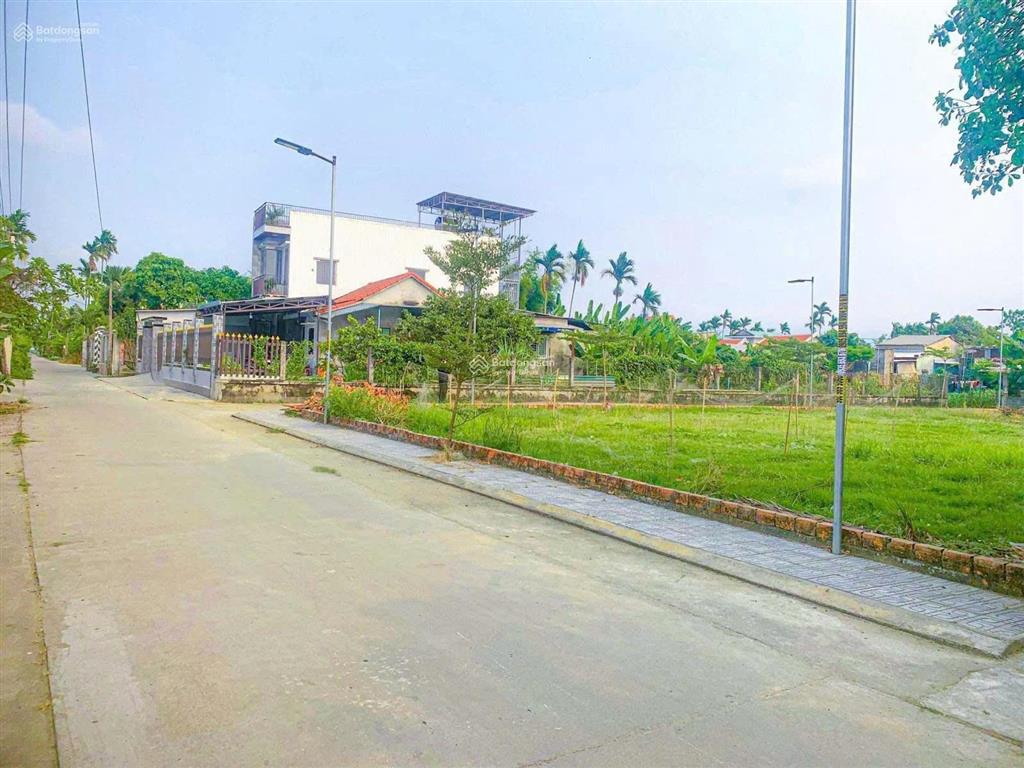 Lô đất 2mt cực đẹp, sau lưng chợ phong thử  full thổ cư, thấy là phải xuống tiền nhanh