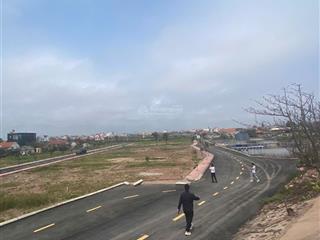 Chính chủ cần bán lô đất 97,3m2, mặt tiền 5m, sổ đỏ cc, ngay gần cổng kcn vsip ,giá đầu tư.