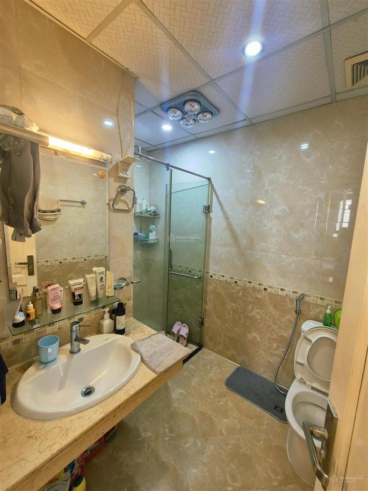 Ông bà em cần bán căn hộ chung cư nam cường đường hoàng quốc việt  dt 94m2 (3pn)  giá chỉ 8 tỷ