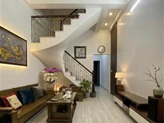 Chính chủ cần cho thuê nhà ngõ 569 lạc long quân  dt 50m2  3pn  giá chỉ 10,5 triệu/tháng.