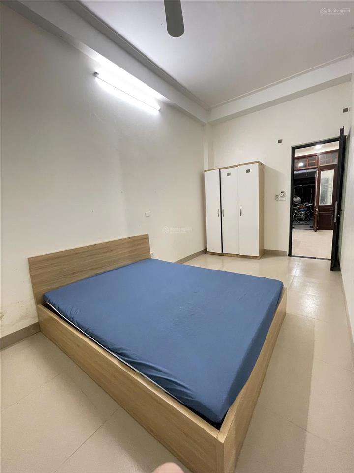 Cho thuê căn hộ đẹp ngõ 260 cầu giấy (2pn, 1wc)  dt 65m2  giá thuê 8 triệu/tháng  ở ngay