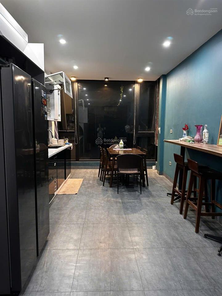 Tôi cần cho thuê nhà riêng đường âu cơ  ô tô  dt 46m2  5 tầng  có thang máy chỉ 15 triệu/tháng