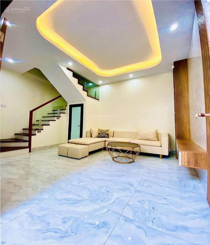 Cho thuê nhà riêng ngõ 23 xuân la  dt 35m2  5 tầng  4 ngủ  full đồ đẹp  giá 13 triệu  ở luôn.