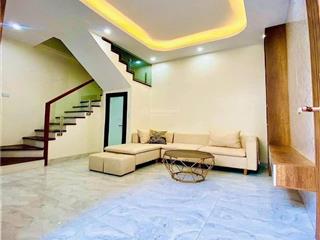 Cho thuê nhà riêng ngõ 23 xuân la  dt 35m2  5 tầng  4 ngủ  full đồ đẹp  giá 13 triệu  ở luôn.