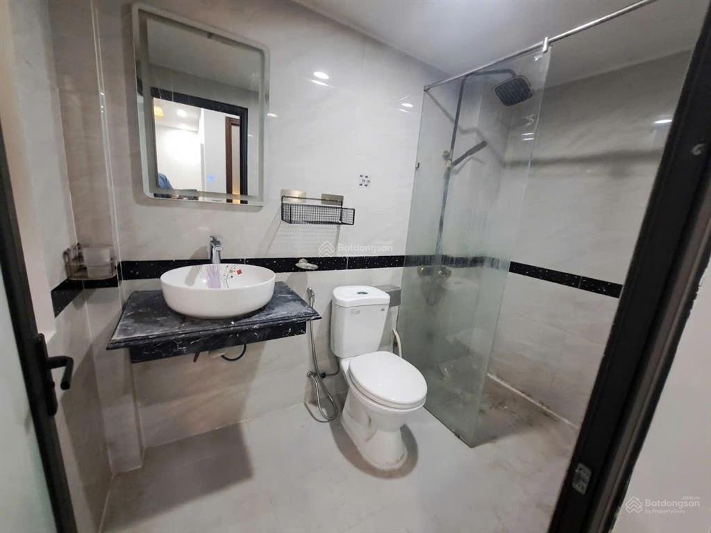 Cho thuê nhà riêng ngõ 23 xuân la  dt 35m2  5 tầng  4 ngủ  full đồ đẹp  giá 13 triệu  ở luôn.
