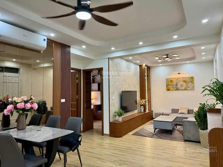 Chính chủ cần cho thuê căn hộ chung cư ct36 xuân la  74m2 (2pn)  view hồ tây  full đồ đẹp