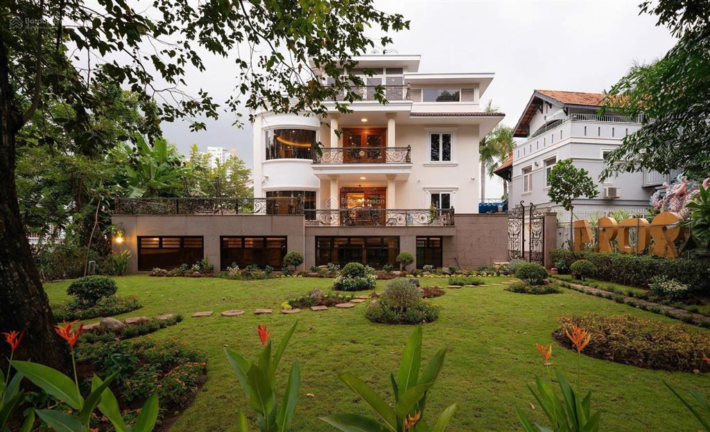 Sở hữu villa 2mt sông thân văn nhiếp, an phú, q2 dt 400m2 nội thất cao cấp 4 tầng 120 tỷ