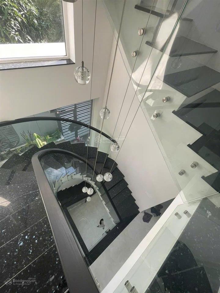 Biệt thự trực diện sông 153/ nguyễn văn hưởng thảo điền dt400m2 3 tầng thiết kế hiện đại 135 tỷ tl