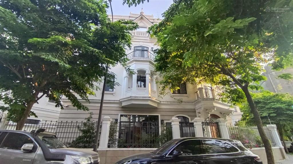 36 tỷ sở hữu biệt thự góc 2mt khu compound victoria thạnh mỹ lợi q2 dt 10x20m(180m2) full nội thất