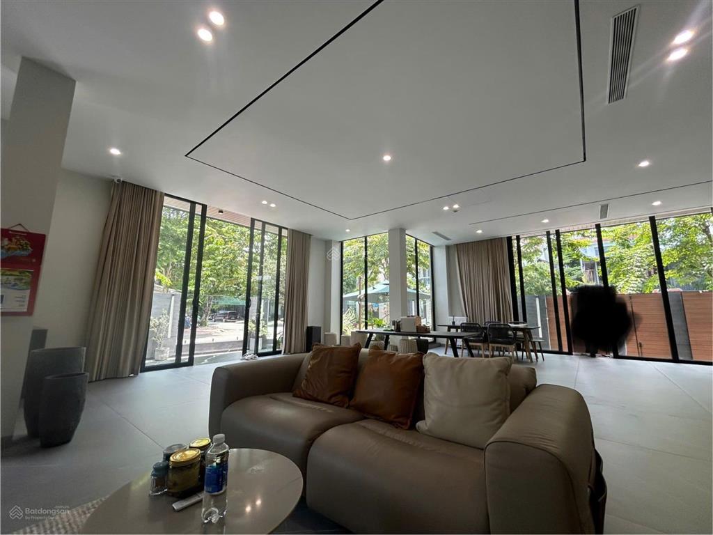 Cho thuê góc 2mt villa đường số 20 ngay song hành khu đô thị an phú an khánh q2 dt400m2  60 tr/th