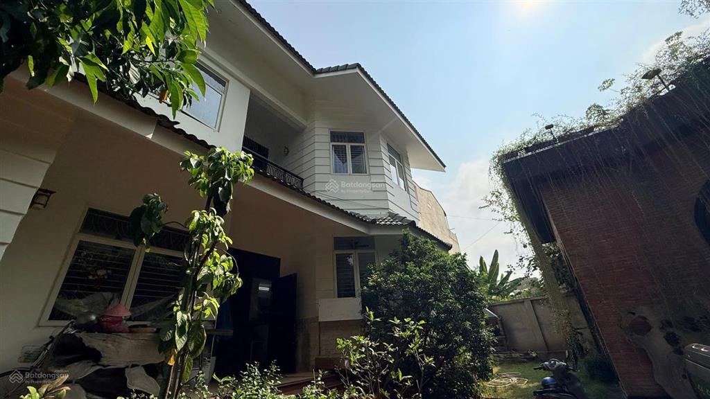 Cho thuê nguyên căn biệt thự sân vườn cực đẹp xuân thuỷ, thảo điền, q2 540m2 120 triệu/th
