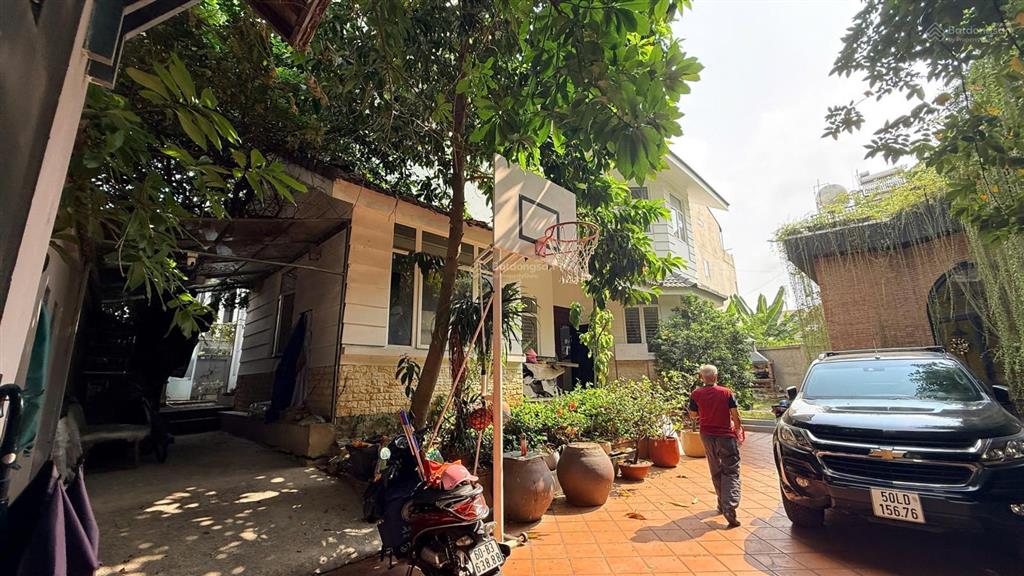 Cho thuê nguyên căn biệt thự sân vườn cực đẹp xuân thuỷ, thảo điền, q2 540m2 120 triệu/th