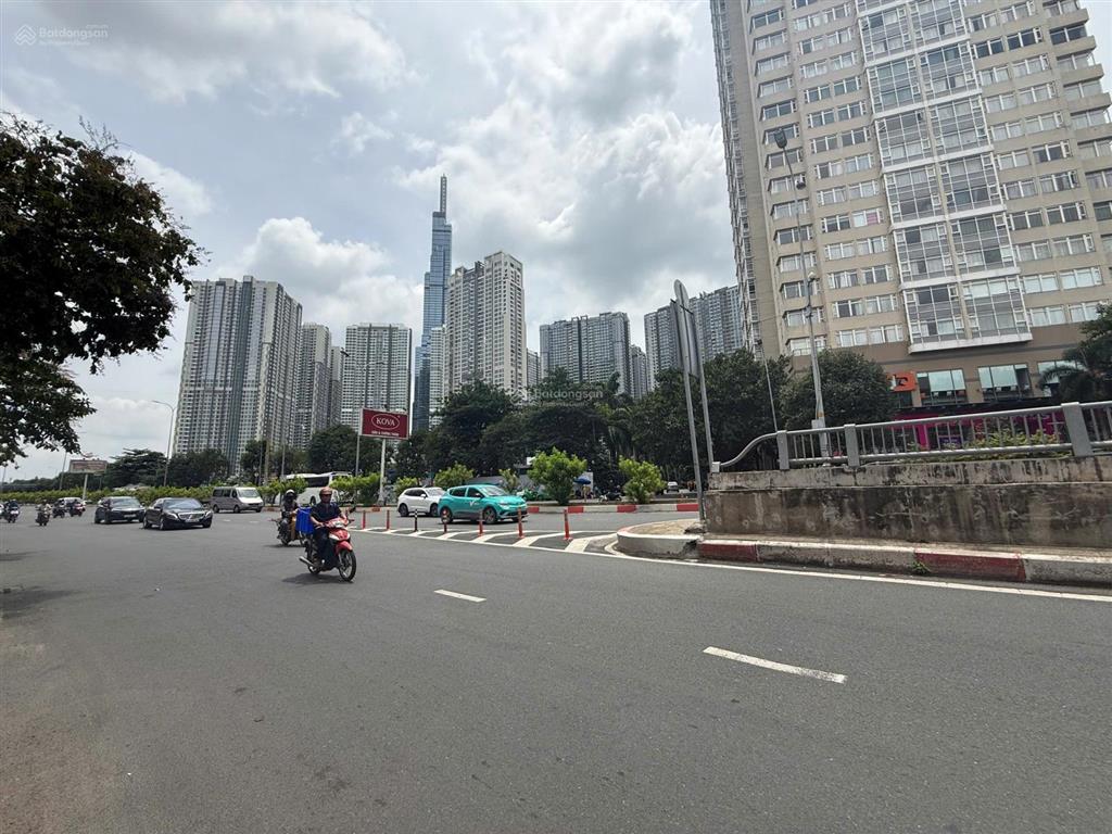 27 tỷ  tòa nhà mt nguyễn hữu cảnh, bình thạnh cách q1 chỉ vài bước chân dt 5,2x20m kết cấu 6 tầng