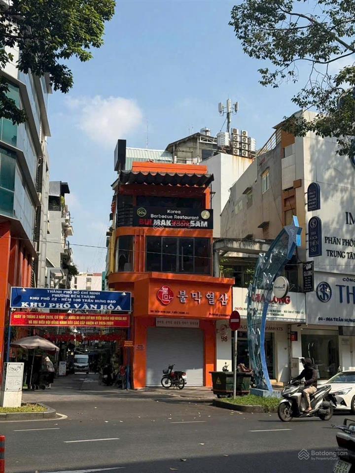 Góc 2 mt trần hưng đạo, p.phạm ngũ lão , q1 dt  4,2x20m (80m2) hdt 85tr/th 55 tỷ chốt( giá đầu tư)