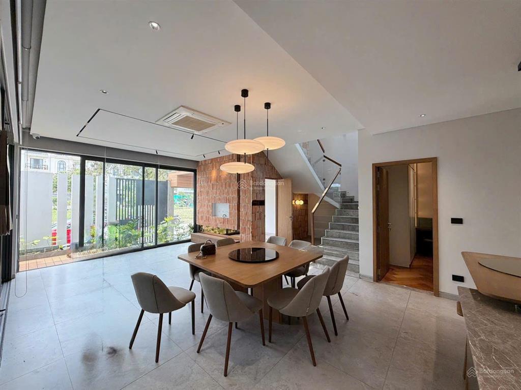 Biệt thự thảo điền ngay nguyễn văn hưởng quận 2 dt 8,5 x 20m(156m2) 4 tầng full nội thất giá 43 tỷ