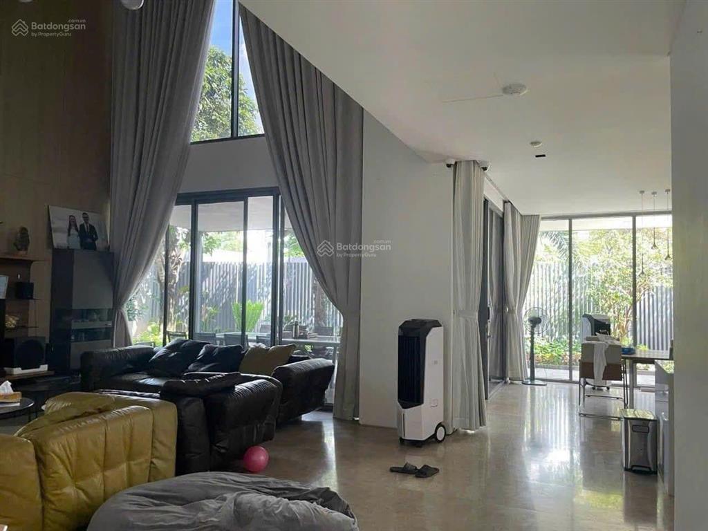 Góc 3mt biệt thự hiếm có đang bán khu compound holm villas, 412m2 (15,5x26,5m) 3 tầng giá về 230 tỷ