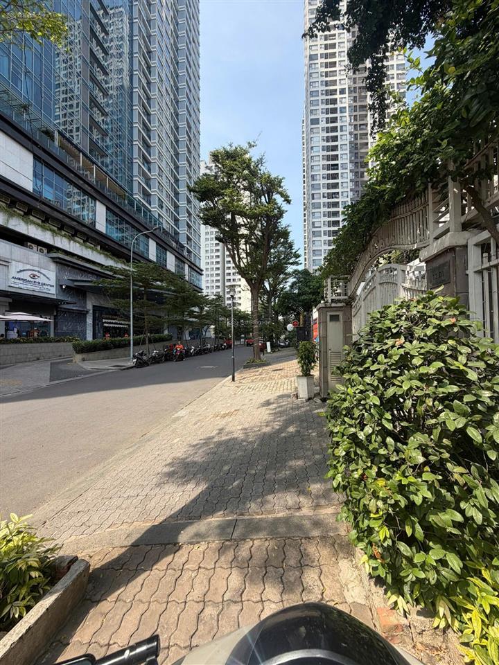 Cần bán biệt thự saigon pearl gần lanmark 81 và sông sg dt7x24m (169m2) hầm 3 tầng giá về 83 tỷ tl