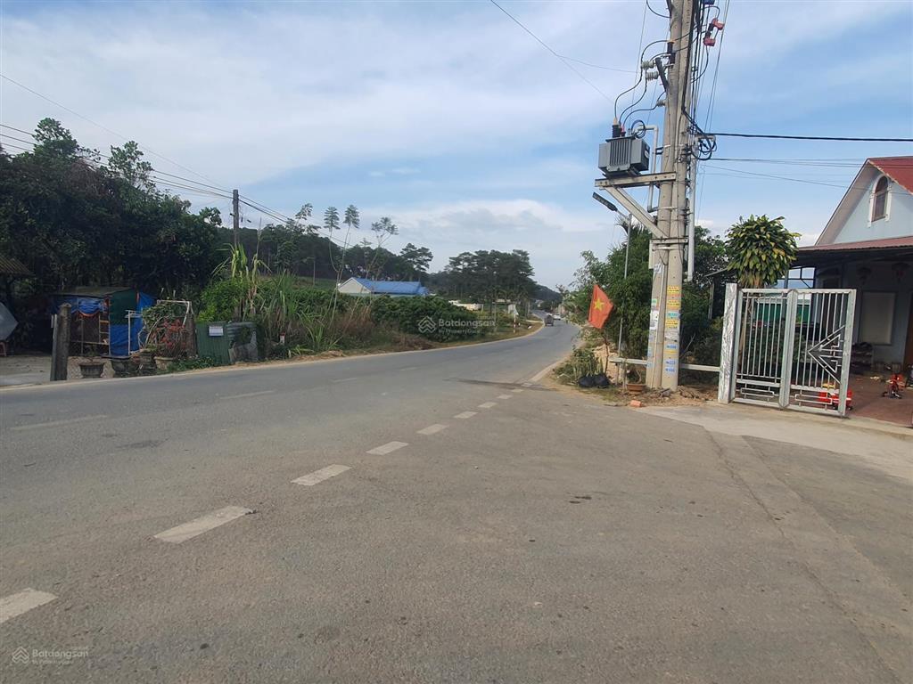 Bán nhà mặt tiền + trang trại và vườn phía sau, mặt tiền 32m, sâu 80m, giá 9,7 tỷ, có thương lượng