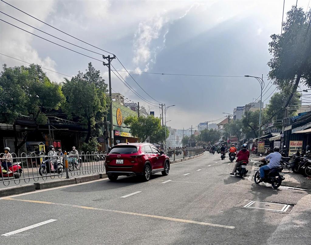 Bán nhà siêu phẩm góc 2mt lê văn quới. 25 tỷ (8 x 16 cn 126,8m2)