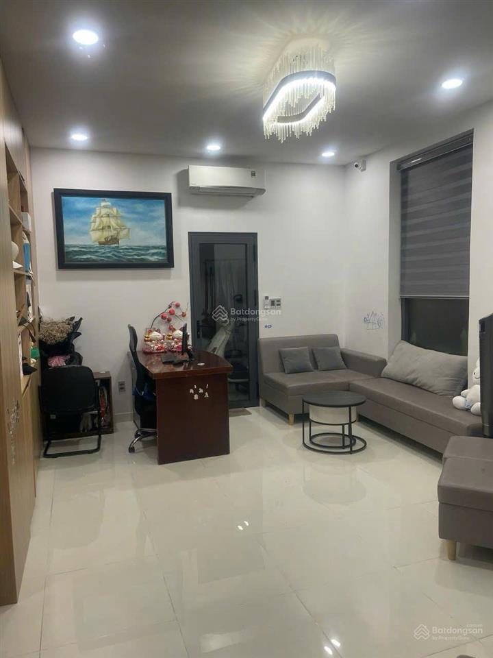 Bán nhà góc 2 mt p. an phú, q2, giá 17,5 tỷ tl, dt 95,6m2. có thang máy, full nội thất