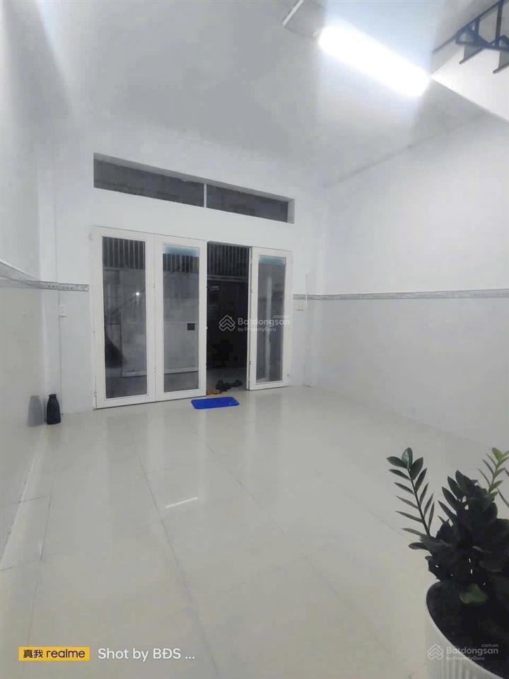 Nhà kiên cố hẻm ba gác trong khu dãy nhà cao tầng. 20m ra xe hơi