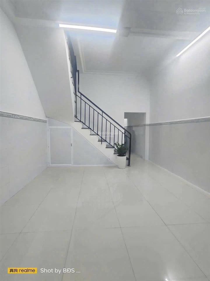 Nhà kiên cố hẻm ba gác trong khu dãy nhà cao tầng. 20m ra xe hơi