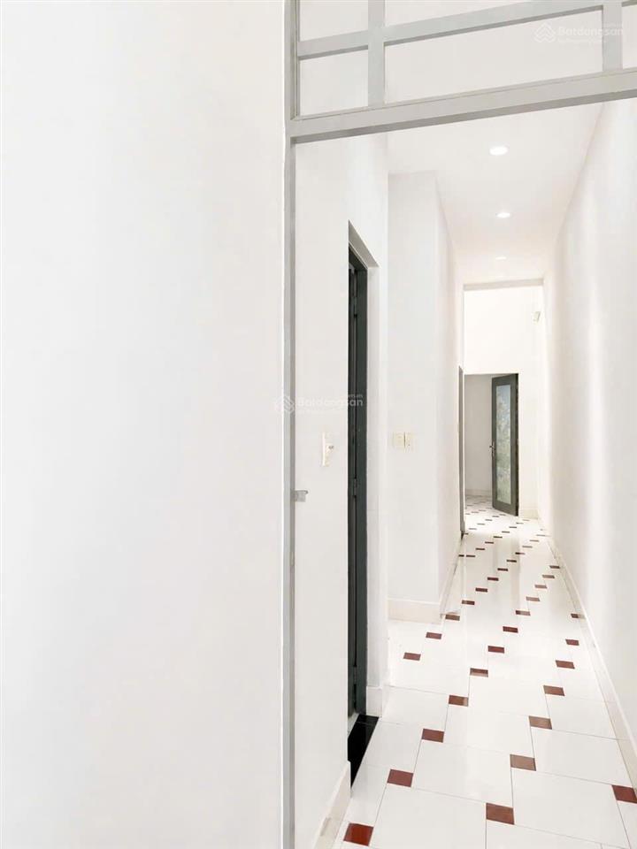 Sát ql13 vài chục met 56m2 nhà đẹp