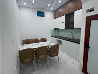 + bán nhà kim giang hơn 8 tỷ.5 tầng cách 50 m có bãi đỗ xe ôtô.gần trường các cấp và chợ.