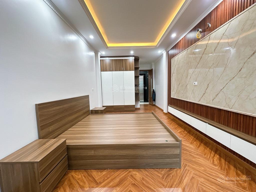 + ngõ ô tô qua nhà. 6 tầng thang máy. định công thượng. cực kỳ thoáng sáng. hơn 10 tỷ.