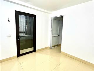 6,3 t"ỷ. sổ vuông đẹp. lô góc nhìn thẳng ra mặt đường lớn 30 m. phố định công thượng .ko quy hoạch.