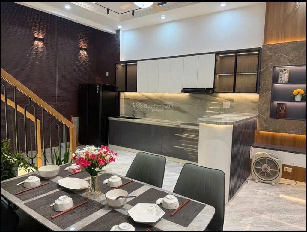 Hiếm  ngang rộng 5,4x11m  bán nhà hẻm xe hơi phường 12  4 tầng  4 phòng ngủ  nhà đẹp ở ngay