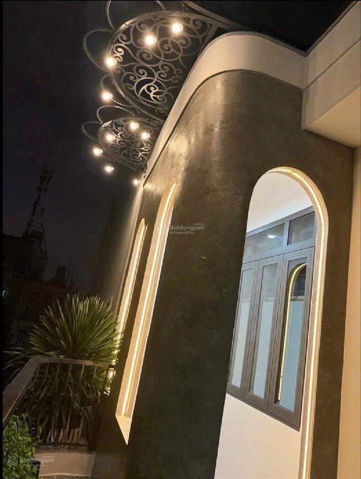 Hiếm  ngang rộng 5,4x11m  bán nhà hẻm xe hơi phường 12  4 tầng  4 phòng ngủ  nhà đẹp ở ngay