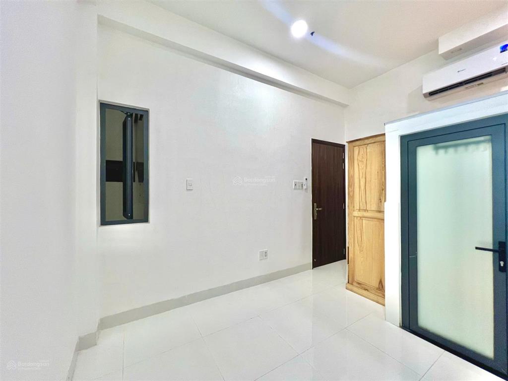 Phòng mới xây, nội thất cơ bản, an ninh, giờ tự do lê ngã giao âu cơ tân phú