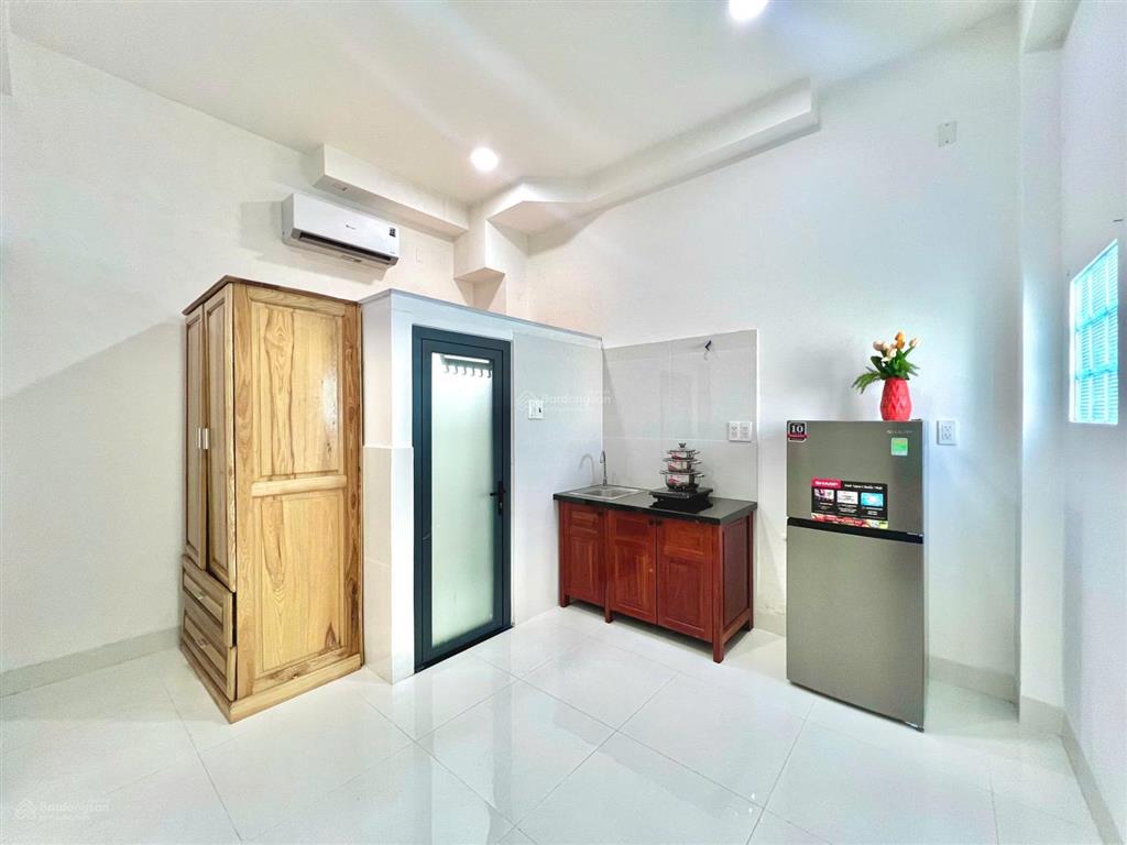 Phòng mới xây, nội thất cơ bản, an ninh, giờ tự do lê ngã giao âu cơ tân phú