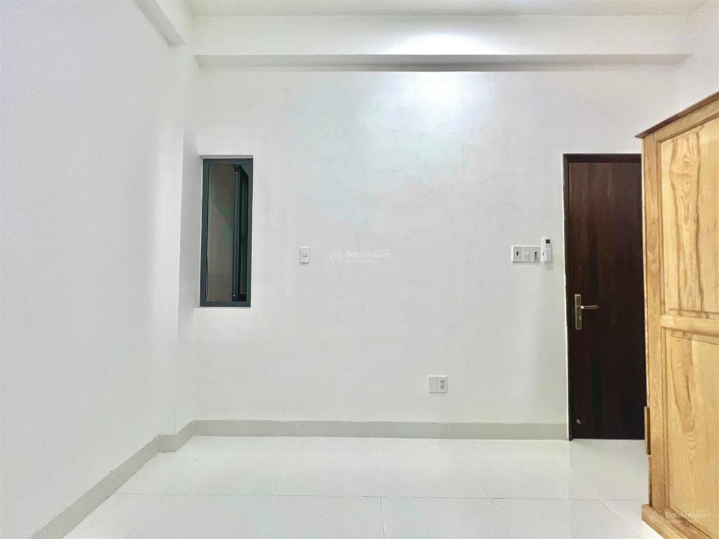 Phòng mới xây, nội thất cơ bản, an ninh, giờ tự do lê ngã giao âu cơ tân phú