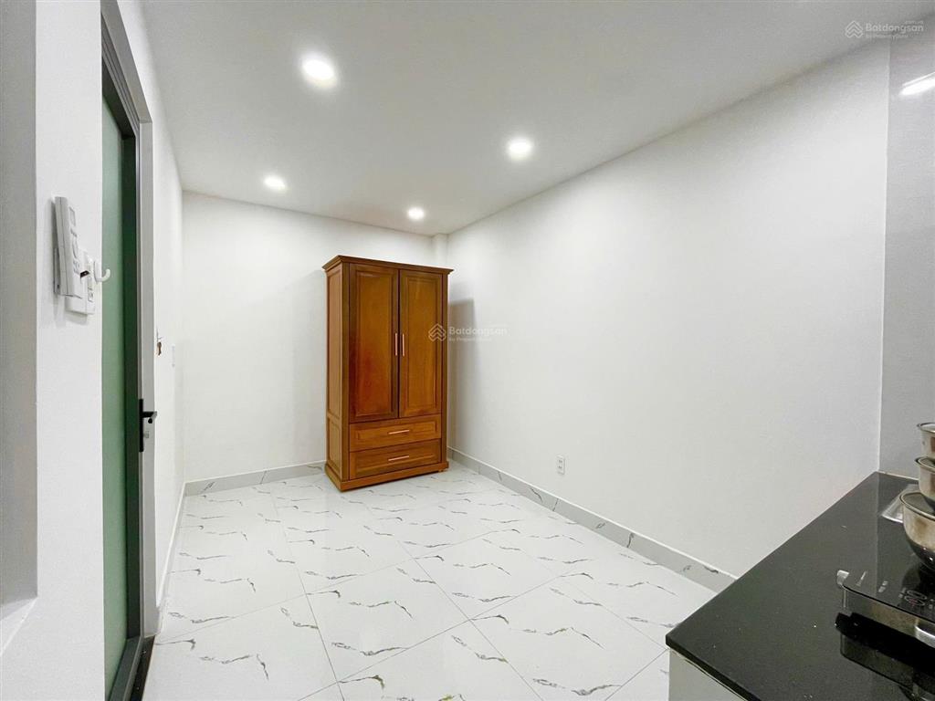 Phòng nhỏ xinh cho thuê nội thất cơ bản 2' qua tới aeon tân phú