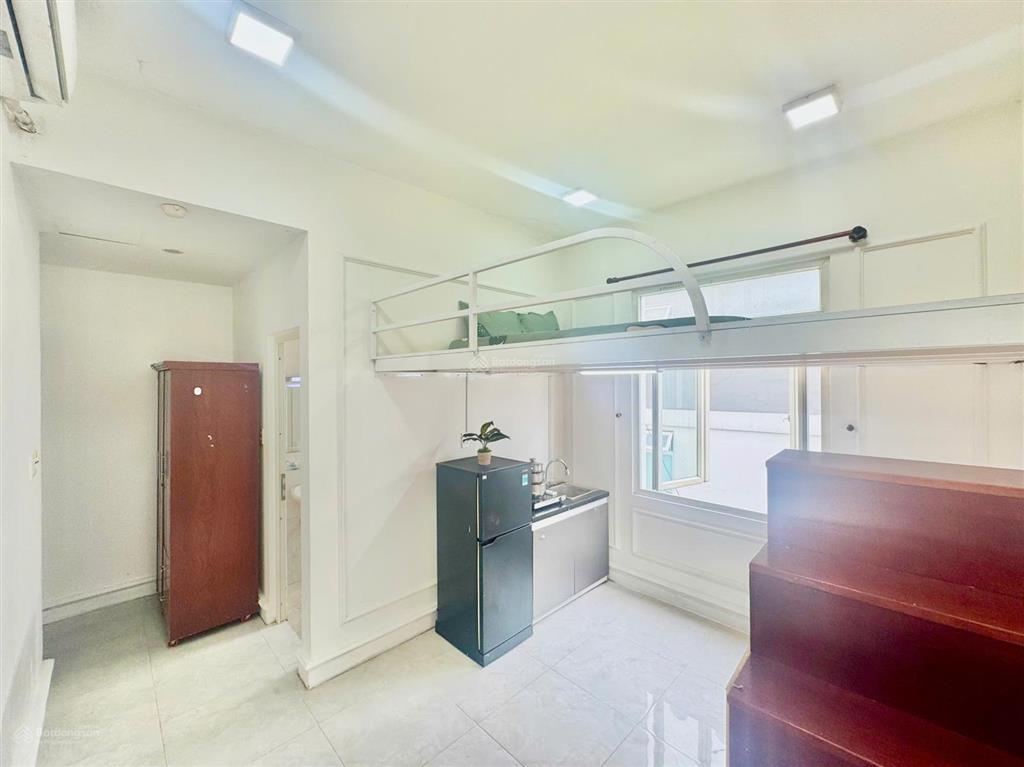 Gác lửng đầy đủ tiện nghi, cửa sổ thoáng 800m đi aeon tân phú, đh công thương
