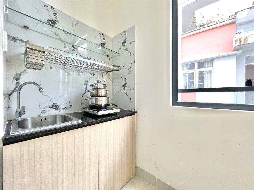 Phòng cho thuê đầy đủ tiện nghi, cửa sổ, an ninh 5' đi đh công thương, aeon tân phú