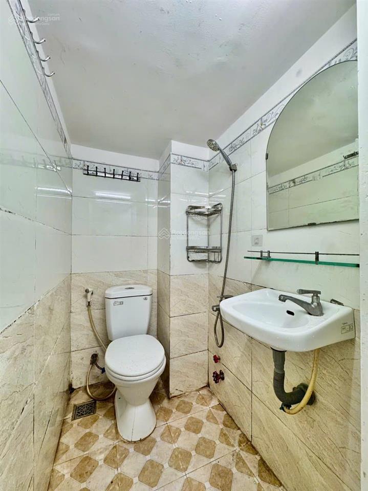 Phòng nhỏ xinh, nội thất đầy đủ dương văn dương. miễn phí để xe