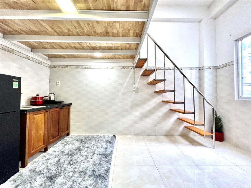 Gác lửng hiện đại, cửa sổ trời thoáng mát đường khuông việt giao âu cơ quận tân phú