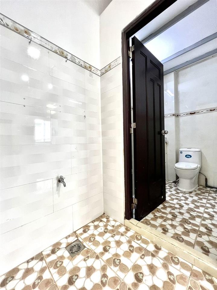 Gác lửng hiện đại, cửa sổ trời thoáng mát đường khuông việt giao âu cơ quận tân phú