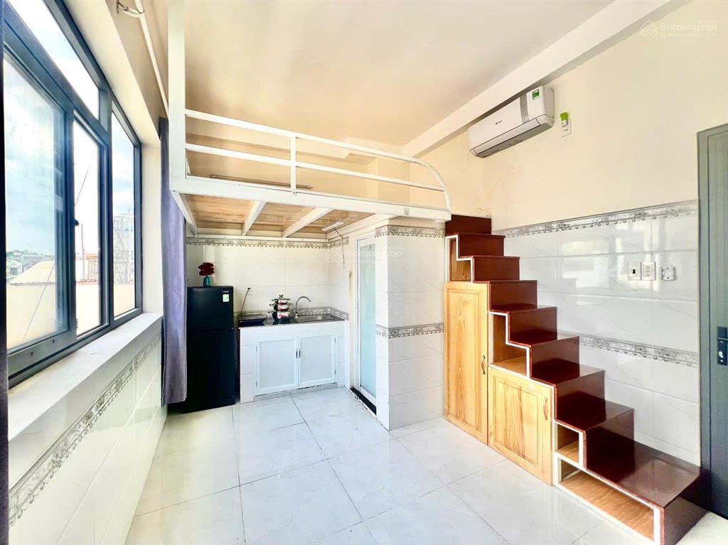 Phòng cho thuê đầy đủ tiện nghi, cửa sổ thoáng, an ninh 4' đi aeon tân phú