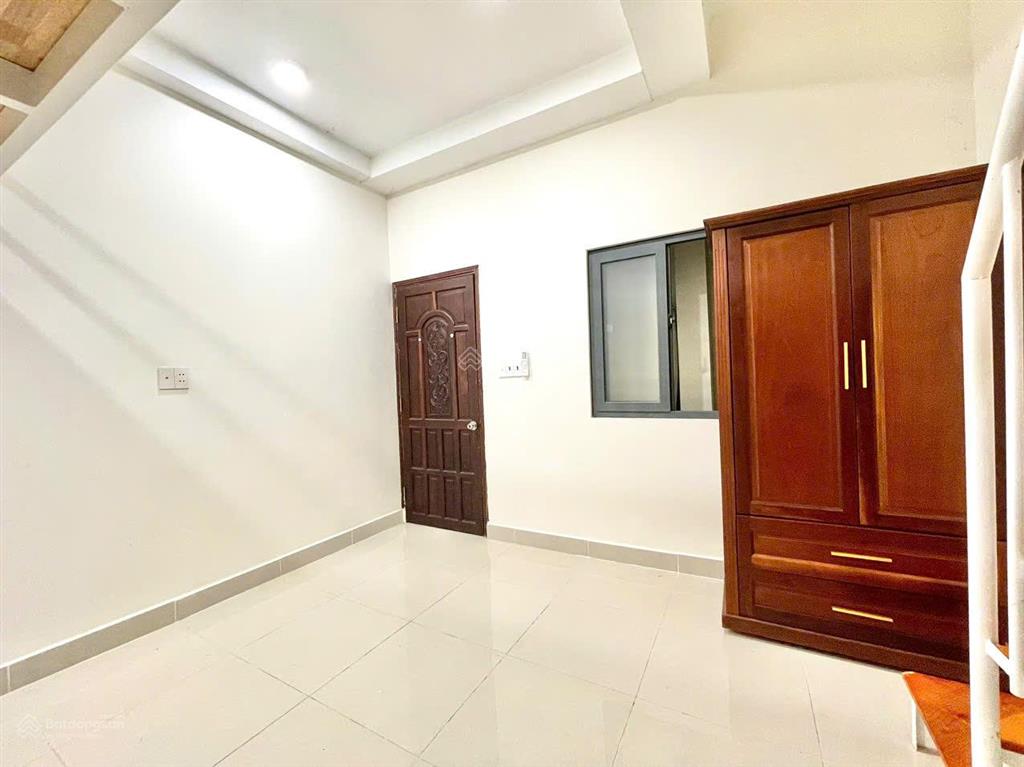 Gác lửng 30m2, cửa sổ thoáng, nội thất đầy đủ gần ngay chợ bà chiểu bình thạnh