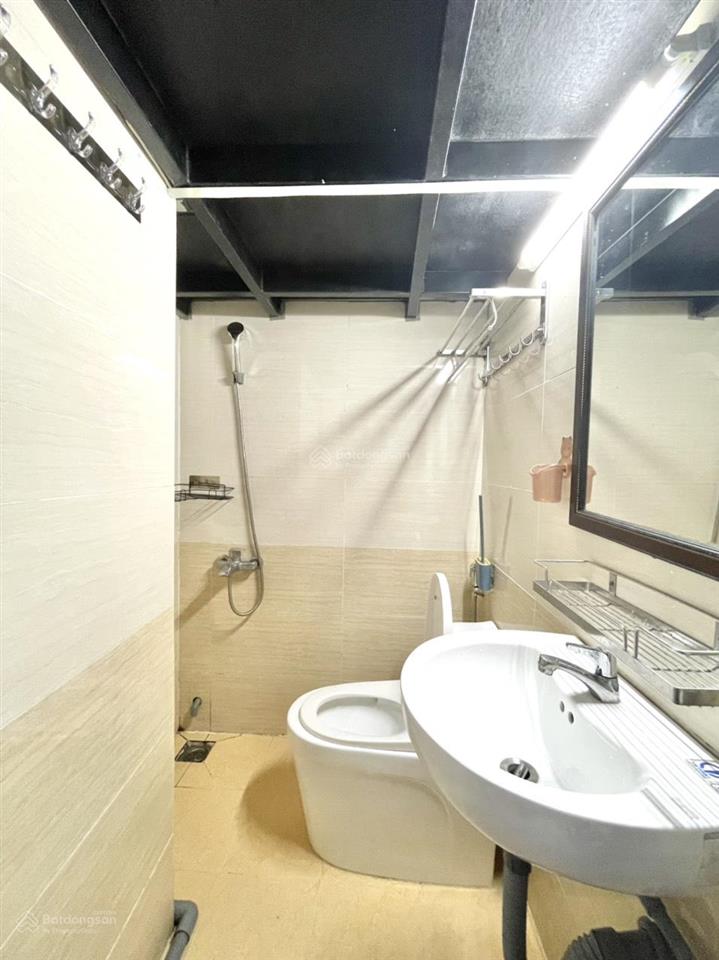 Gác lửng đầy đủ tiện nghi, an ninh ngay phố ẩm thực phan xích long